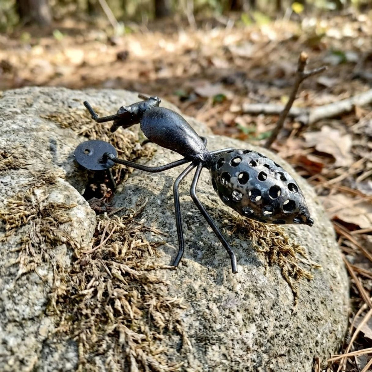 Fourmis grillage métal 10cm