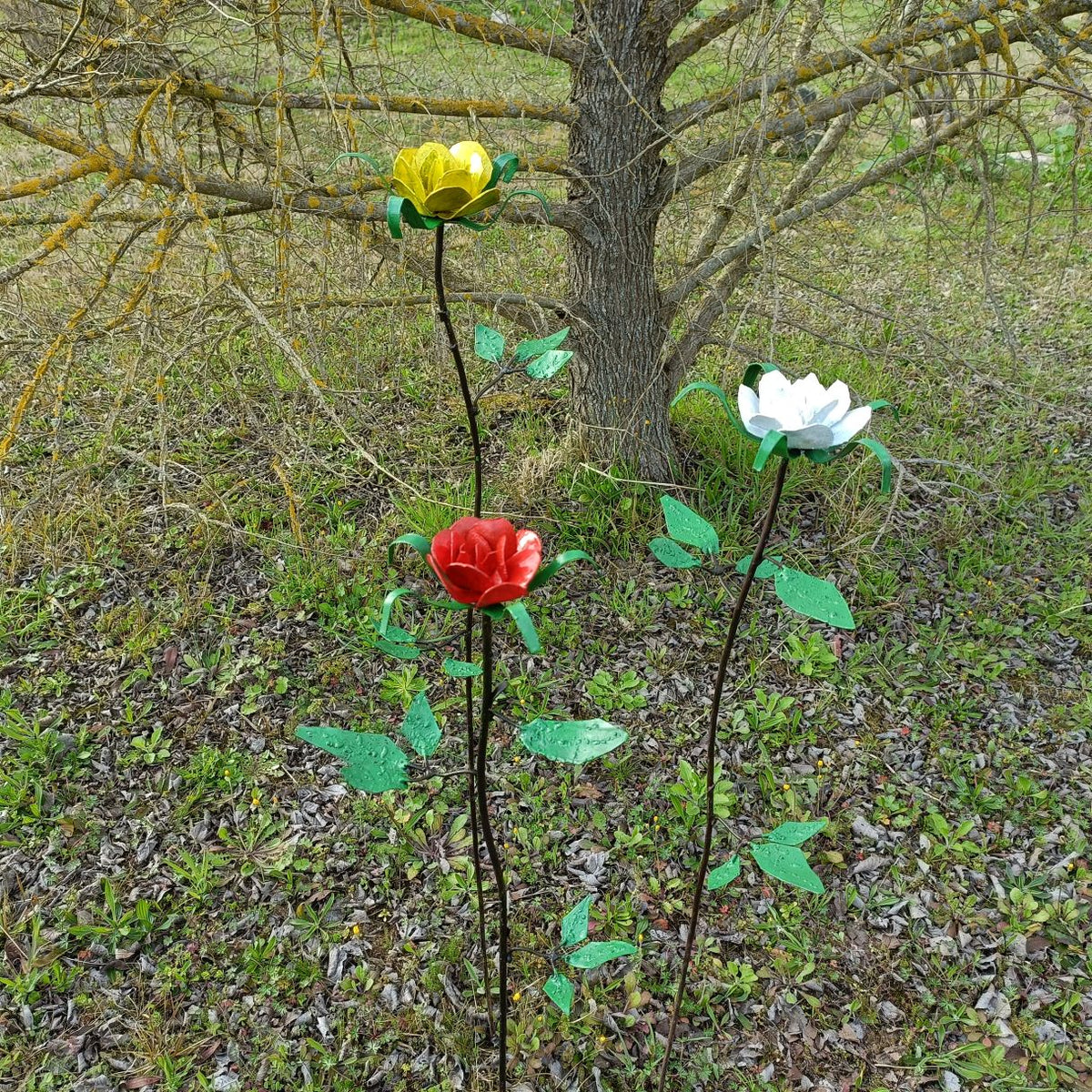 Série de 3 roses peintes (rouge/jaune/blanche)